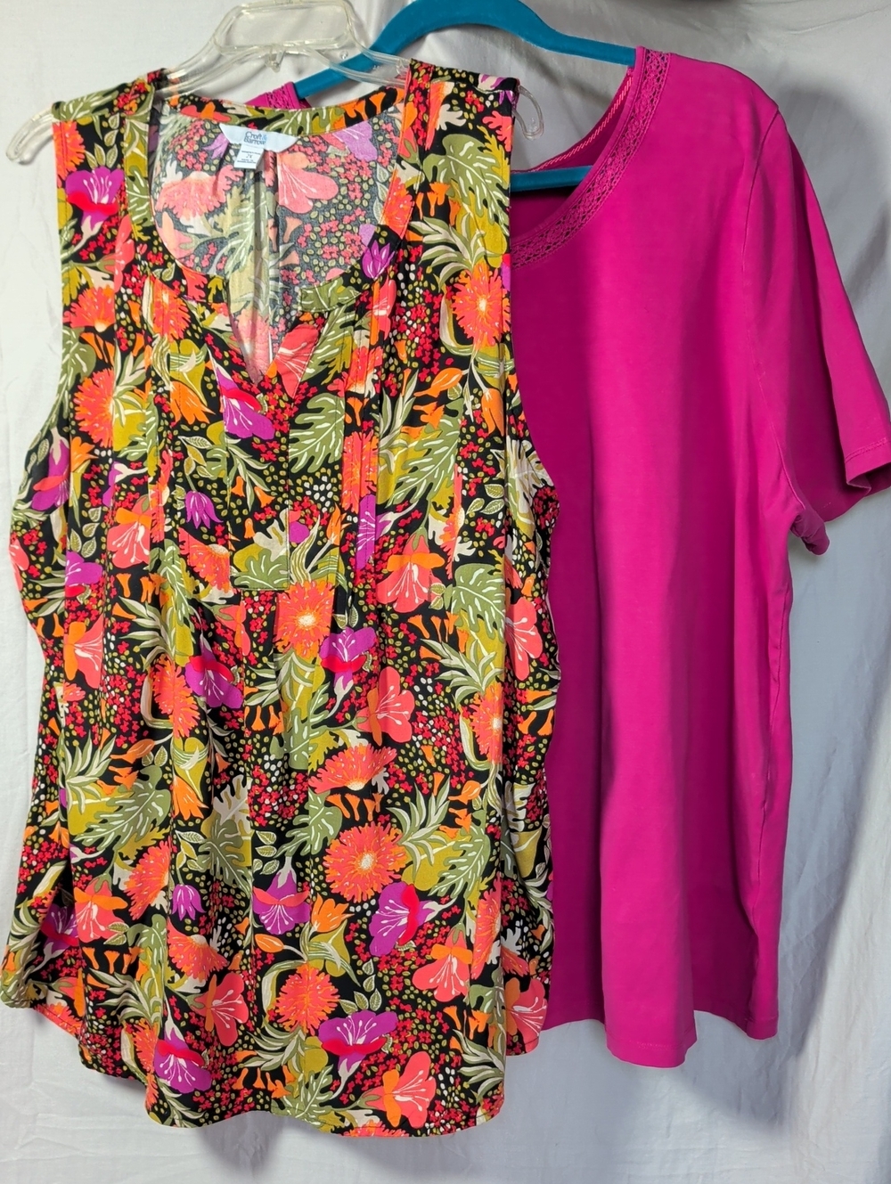Bundle croft & barrow Floral V-Neck Tank Top in Pink & Multicolor And FuchsiaTop